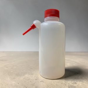 Wash Bottle Fixed Straw Red Lid